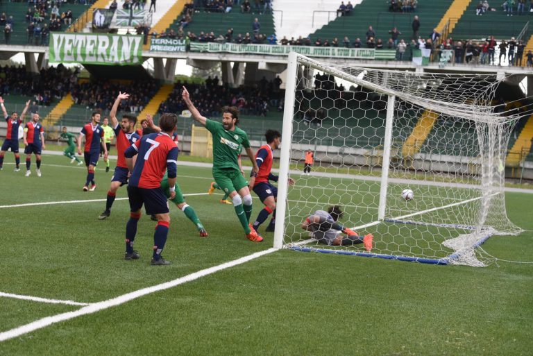 Quasi apoteosi al Partenio: l’Avellino ribalta la Torres e agguanta il Lanusei
