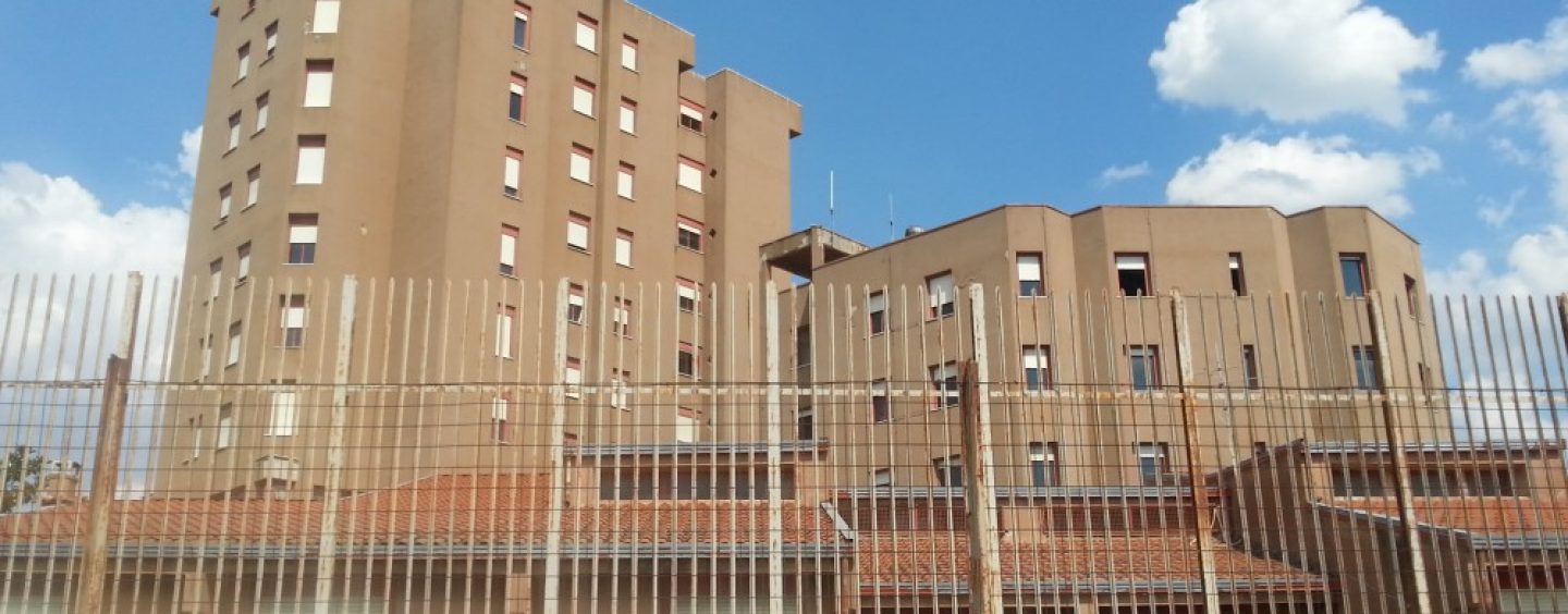 VIDEO / Minicellulari nascosti nei salumi, blitz della Penitenziaria nel carcere di Benevento