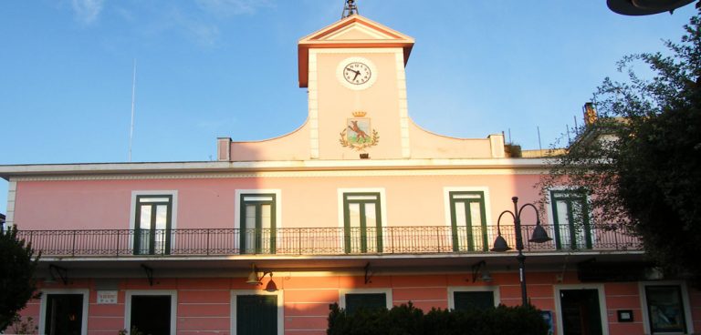 Telefonate truffa agli anziani,  il sindaco lancia l’allarme via social