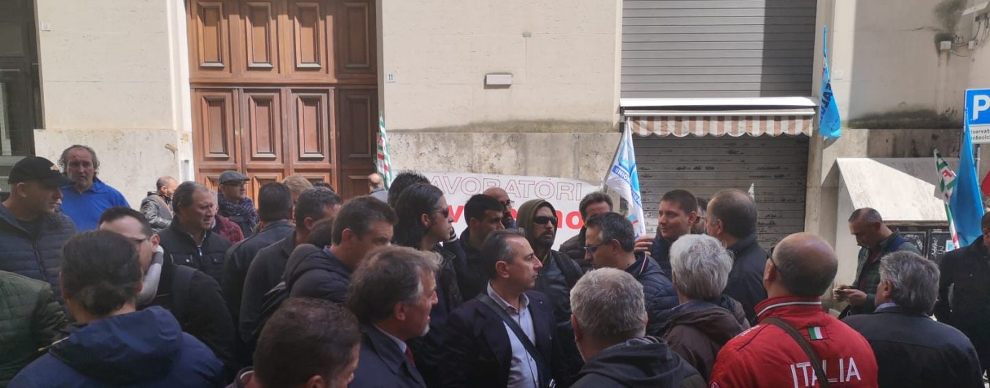 Novolegno, boccata d’ossigeno per i lavoratori. Pallini (M5S): “Ora serve alternativa seria”