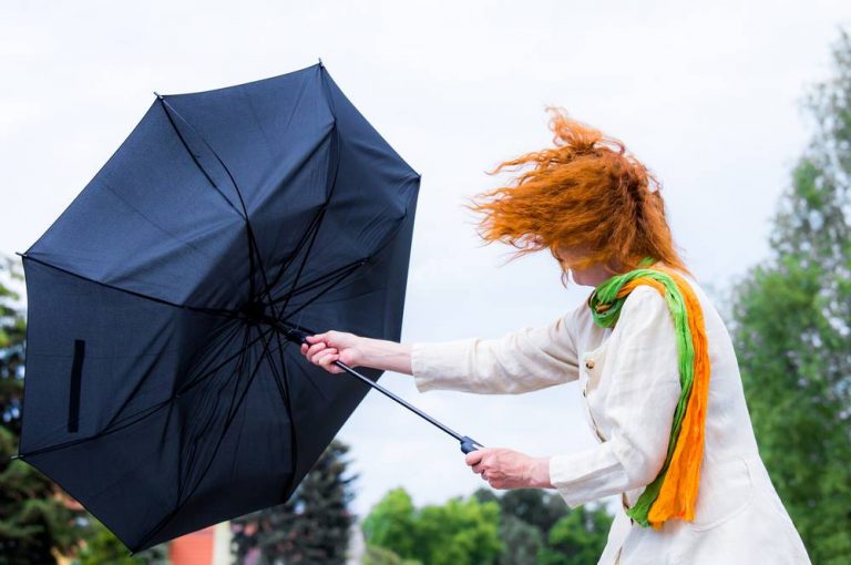 Maltempo: domani allerta meteo in Campania per vento forte e mare agitato