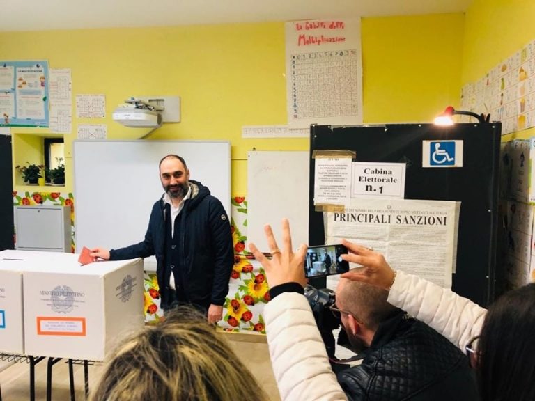 Election day, il deputato 5S Michele Gubitosa alle urne: “Votiamo per continuare a combattere”
