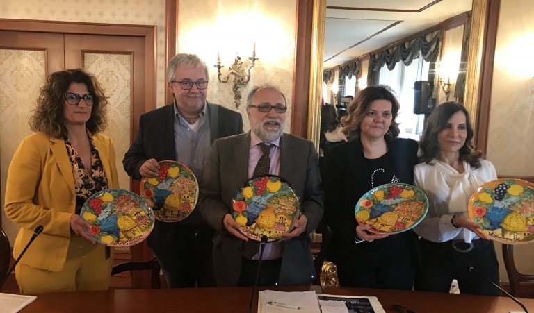 In Regione le ceramiche dei detenuti del carcere minorile di Airola. Iannace: “Un bell’esempio di riabilitazione”