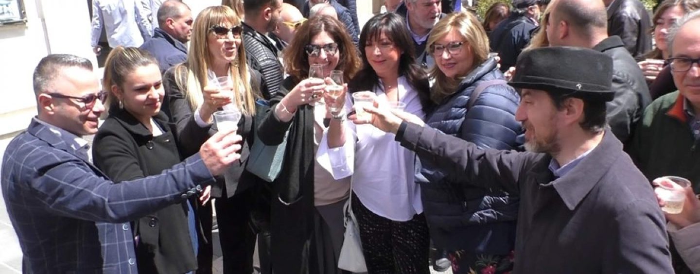 Lega, la D’Agostino brinda con la città: “Mandiamo a casa i mestieranti della politica”