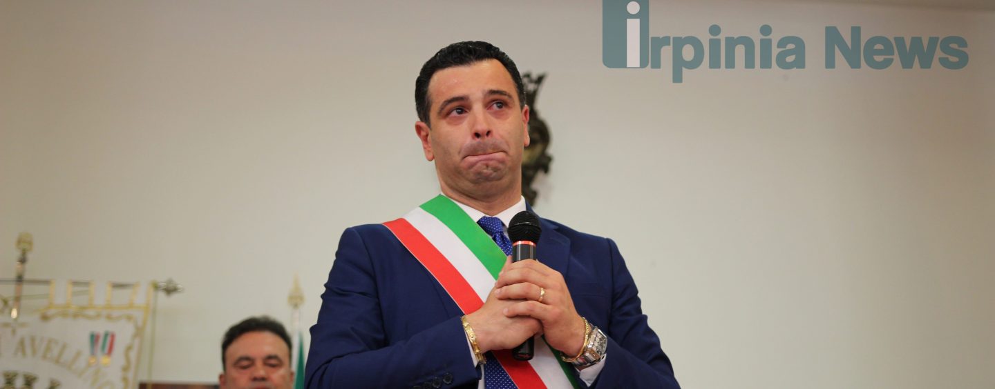 Tra applausi e commozione comincia l’era Festa: “Si parte da Ferragosto, decoro e guerra agli incivili”