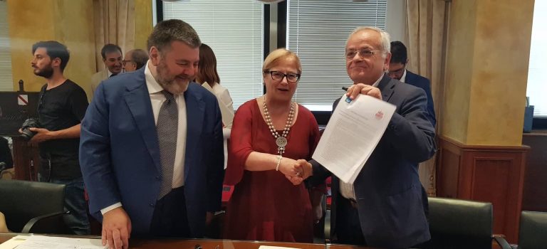 Legalità e lotta alle mafie, D’Amelio firma intesa con Avviso Pubblico