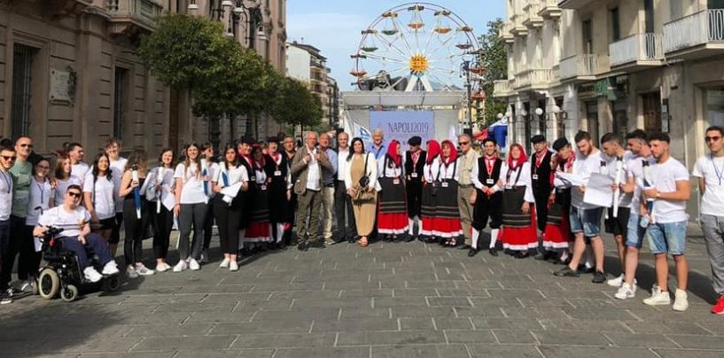 La Fiaccola delle Universiadi accompagnata dagli “Zompa Cardillo” di Montemarano