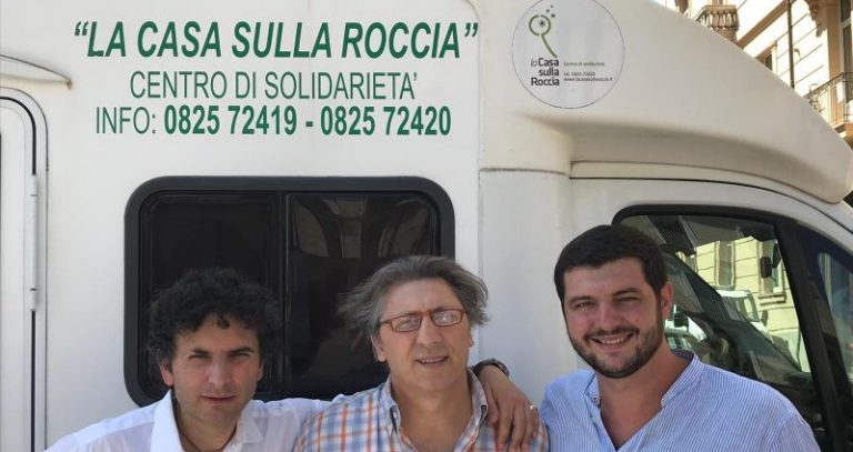 Lotta alla droga, il messaggio de La Casa sulla Roccia: “Farsi un tiro non produce solo sballo”