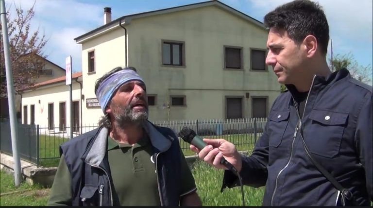 VIDEO/ Forestali senza stipendio da sette mesi: esplode la protesta