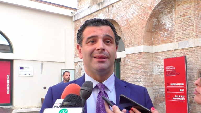 Il sindaco Festa sulla sirena: paga i 20mila euro e prova a salvare la Scandone