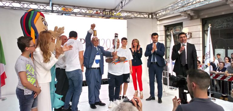 Universiadi, la fiaccola olimpica percorre l’Irpinia: “1959 Torino-2019 Montevergine: oggi poniamo la storia”