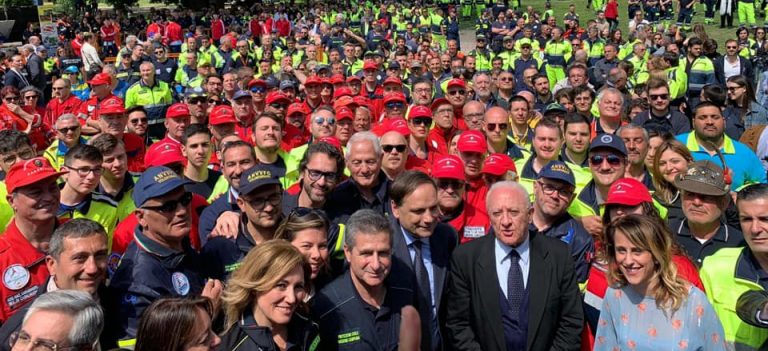 Universiadi, la carica dei 2mila volontari della Protezione Civile. De Luca: “La priorità è la sicurezza”