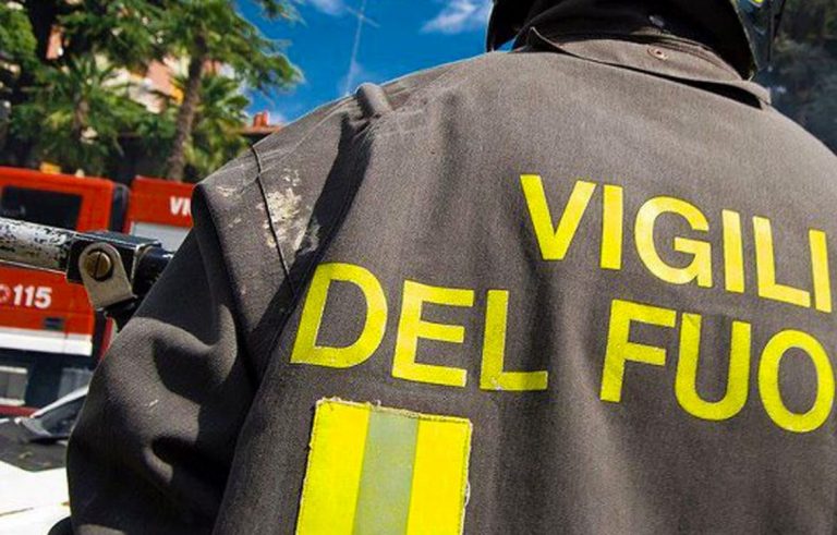 Incendio a Pianodardine: Vigili del Fuoco in azione per domare le fiamme