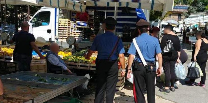 Blitz dei Carabinieri nel mercato di Atripalda: sequestrati alcol e pesce