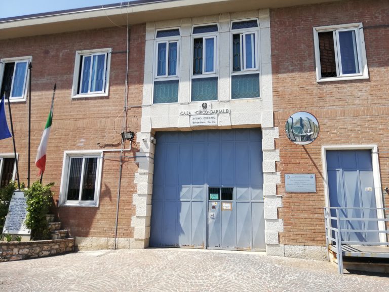 Pestaggio mortale nel carcere di Avellino: sette arresti