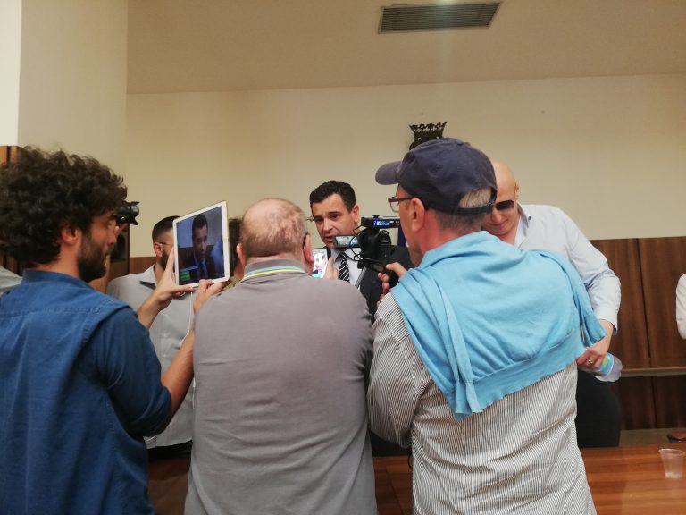 “La Scandone in B è già un buon risultato. Ma ora serve la mano di tutti”. Calcio e basket, l’ottimismo del sindaco