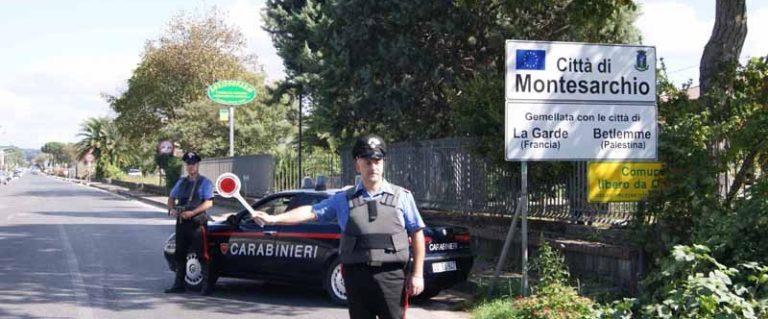 Sperona l’auto dei Carabinieri dopo aver tentato il furto di un’auto con la forza: arrestato un 26enne