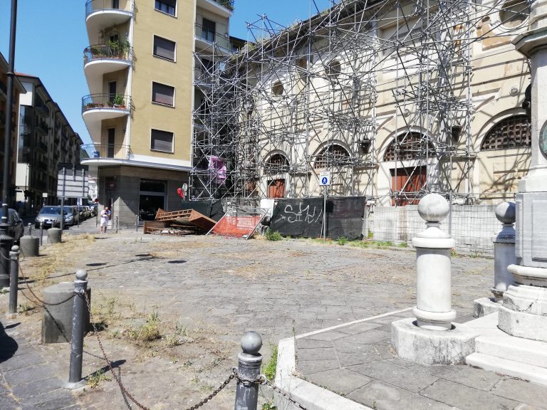 VIDEO / Piazza della Dogana, via le transenne: è un giorno buono, il centro storico esulta