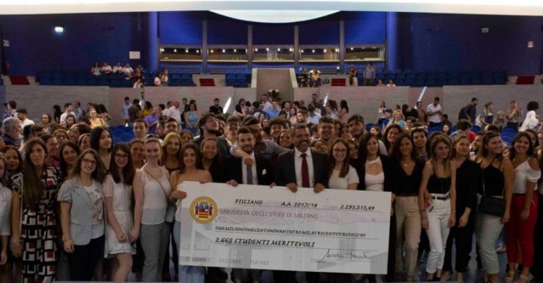 Festa del merito all’Università di Salerno: l’Ateneo rimborsa le tasse agli studenti meritevoli