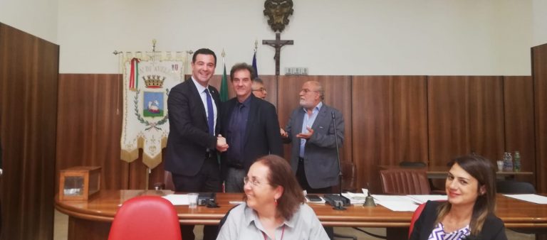 Consiglio, Maggio presidente alla prima votazione. Dieci le schede bianche