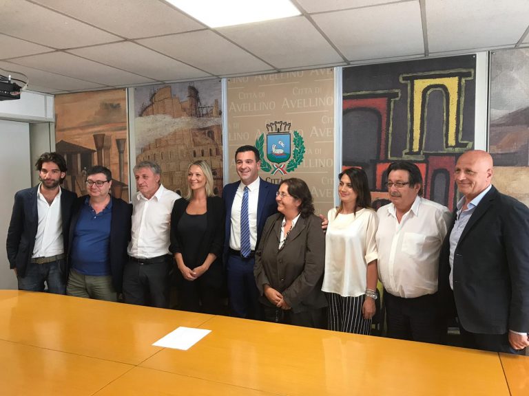 La movida di Festa: la giunta difende il sindaco. E attacca Selvaggia Lucarelli