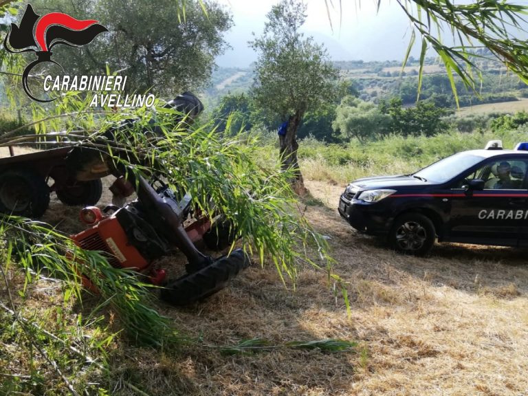 Al lavoro nei campi, a Flumeri 73enne muore schiacciato dal trattore