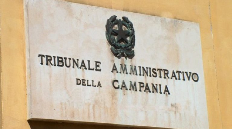 Covid-19, respinti i ricorsi sulla scuola: il Tar Campania dà ragione al presidente De Luca