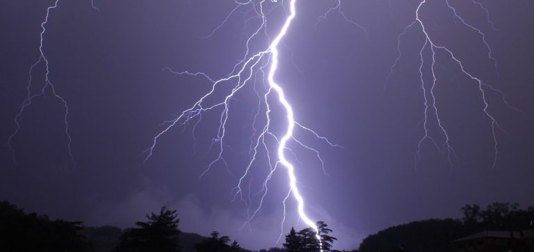 Temporali dalla mezzanotte. E’ allerta meteo in Campania