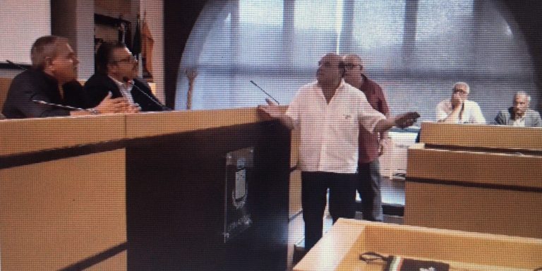 Taccone senza pace: tifosi Agropoli lo contestano, lui lascia la conferenza