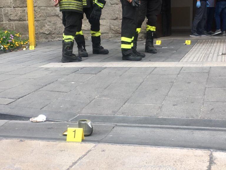 Esplosione davanti Palazzo Vescovile, prima notte in cella per l’attentatore. Lunedì udienza di convalida