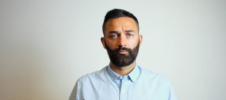 Dal palco del liceo a “Sotto la Pioggia”: l’esordio del cantautore irpino Berlino 84