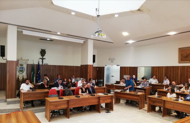 Urciuoli si autosospende, Maggio replica: “Non è prevista dal regolamento. Se vuole si dimetta”