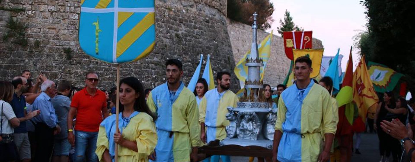 Estate arianese: successo per “Vicoli ed Arte” e “Rievocazione del dono delle Sacre Spine”