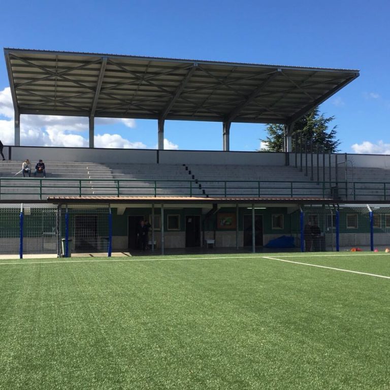 Avellino, minacce shock dai genitori dei baby calciatori: “Se non fa entrare mio figlio ti taglio la testa”