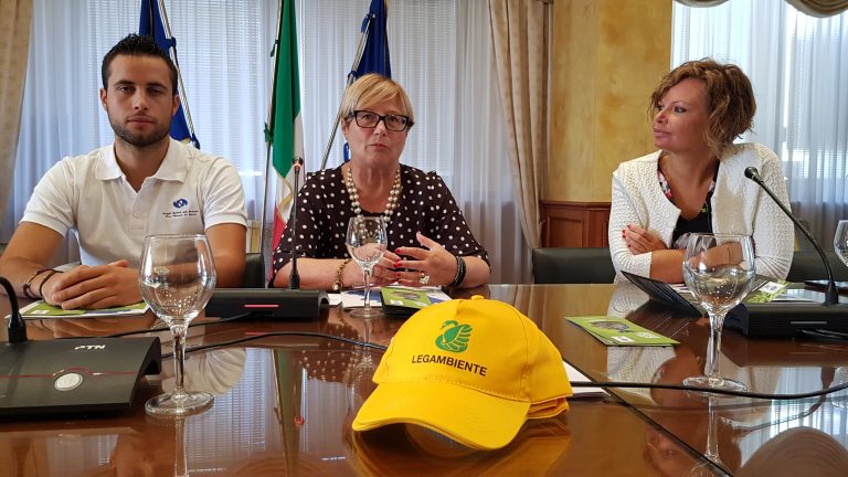 “Puliamo il mondo”, il kit per l’ambiente. D’Amelio: “Un modo per educare alla legalità”