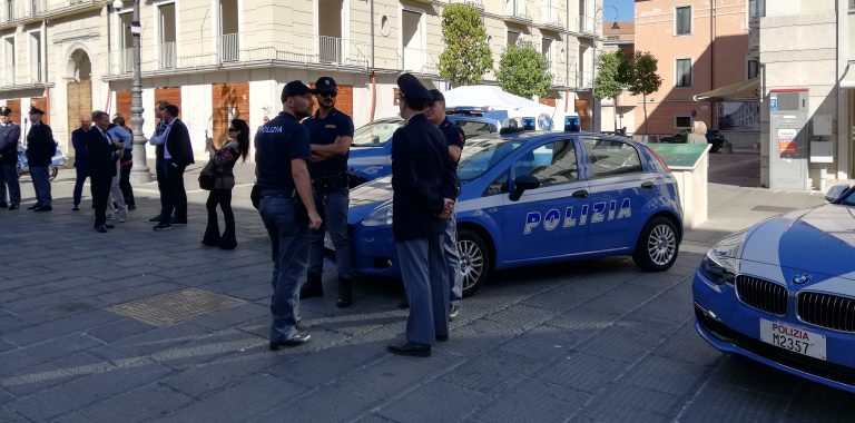 Razzi, petardi e fuochi pirici nel bagagliaio dell’auto: nei guai 49enne avellinese