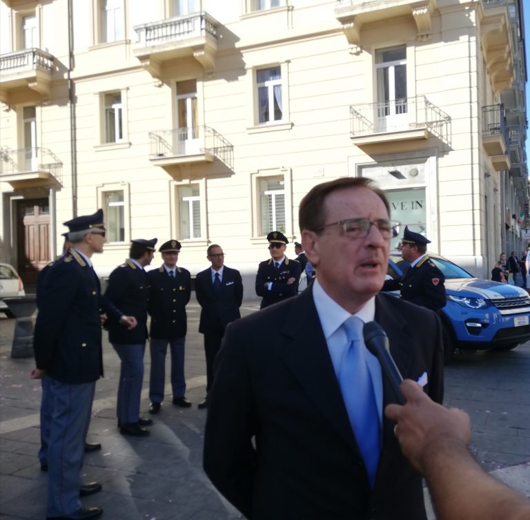Attentati, parla il Questore: “Fatti inquietanti, la mano della camorra c’è. Ma non si risolve niente militarizzando la città”