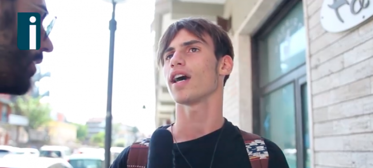 VIDEO/ Le emozioni del primo giorno di scuola, gli studenti di Avellino: “Felici di tornare”