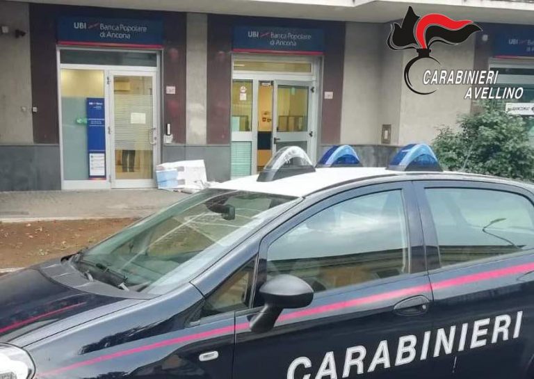 Furto lampo in una banca di Montoro, indagini in corso