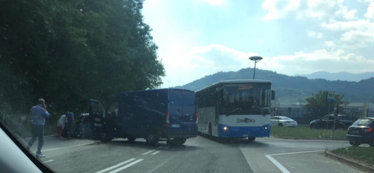 Esplosione a Pianodardine: residenti evacuati, traffico in tilt