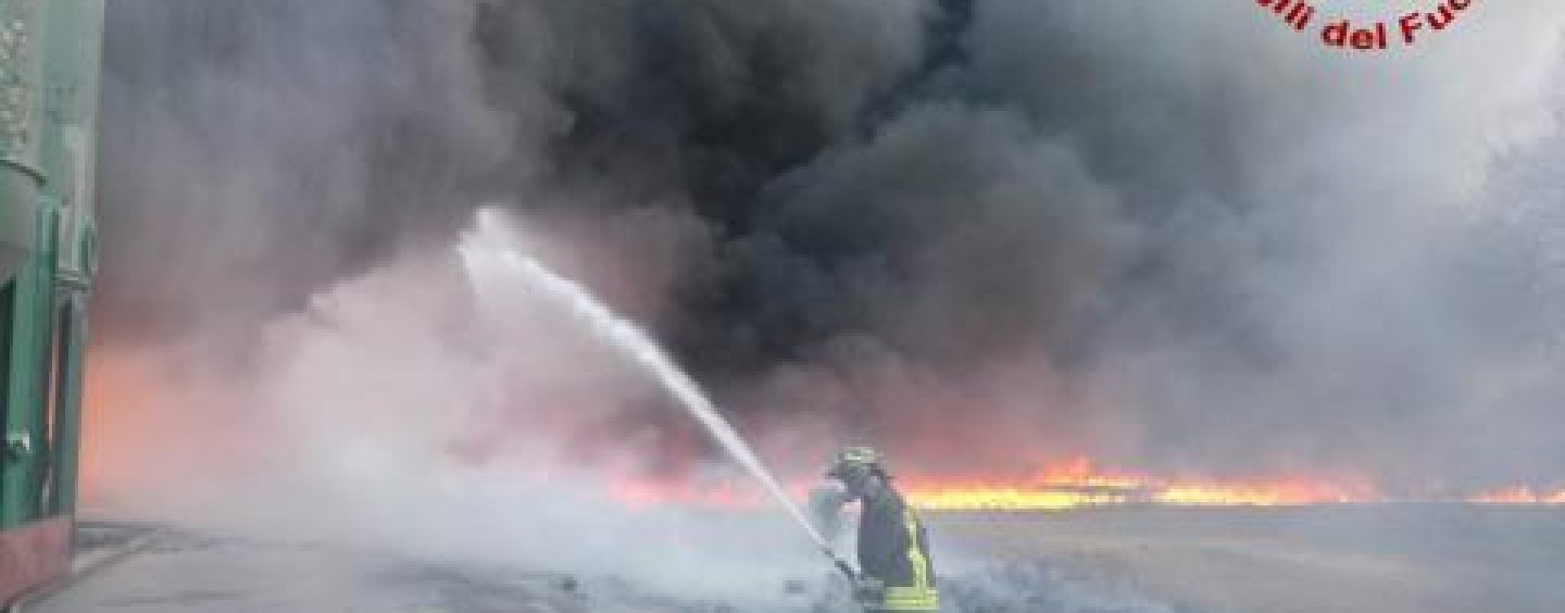 Inferno di Pianodardine, cronaca di una giornata nera per l’Irpinia. Domani scuole chiuse