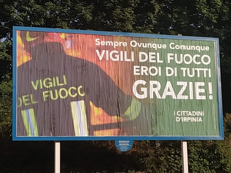 Incendio Avellino, ennesimo tributo per i vigili del fuoco