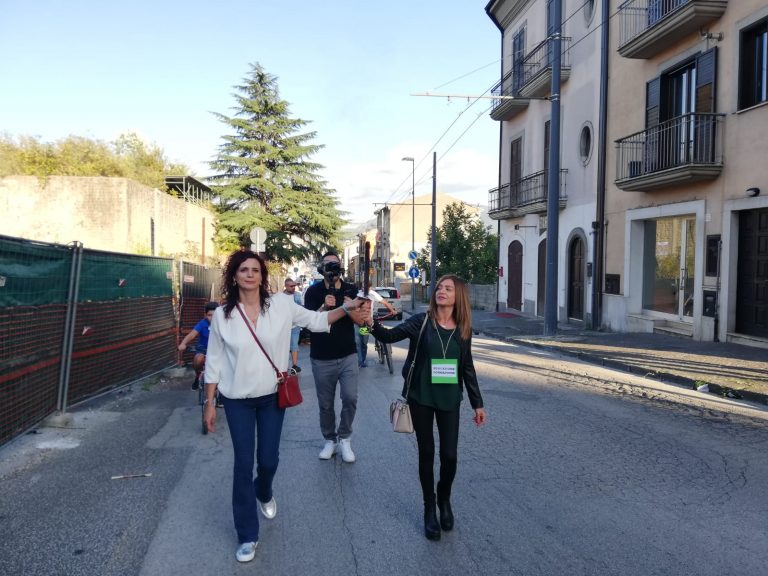Le insegnanti: “I ragazzi sono sensibili all’ambiente, ma quando crescono capiscono che noi adulti li tradiamo”