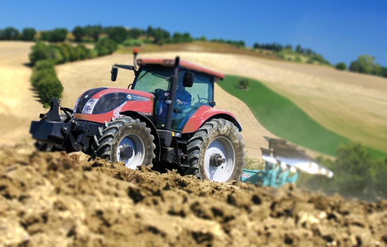 Acquista un trattore online a un prezzo stracciato, ma è una truffa