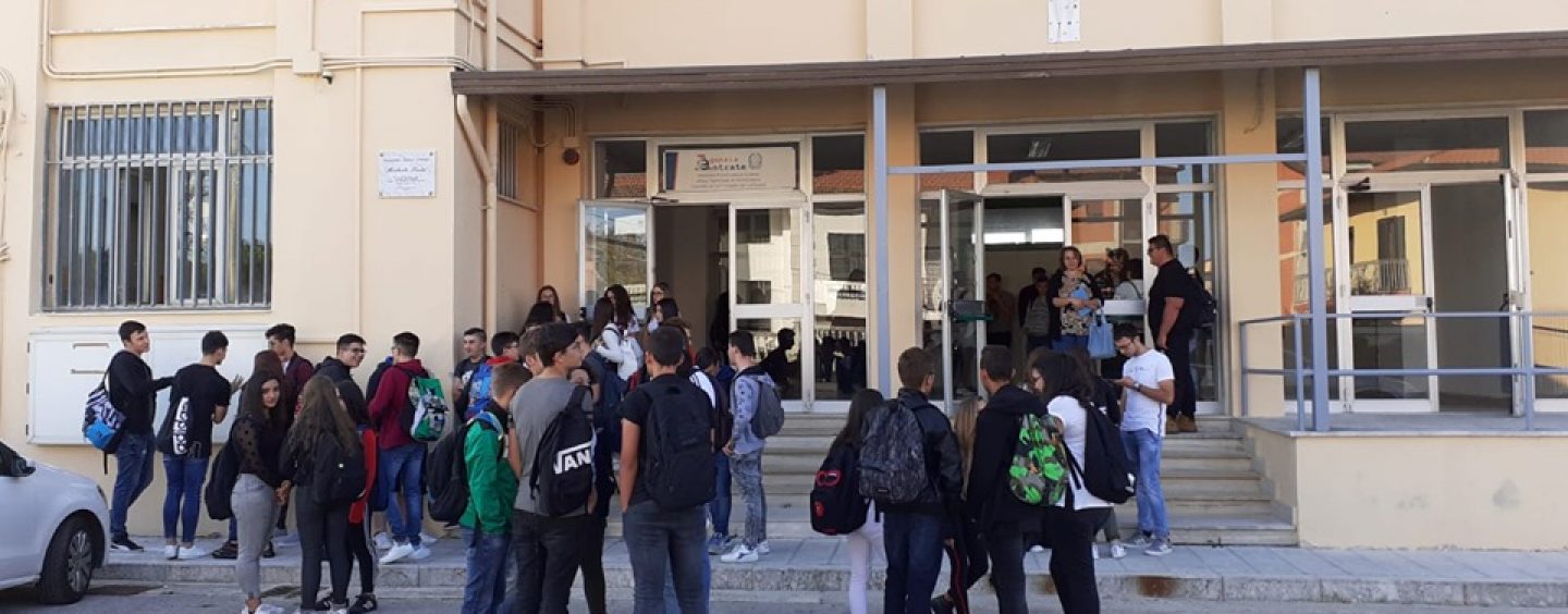 Borracce termiche agli studenti, il “De Sanctis” di Sant’Angelo dei Lombardi sarà plastic free