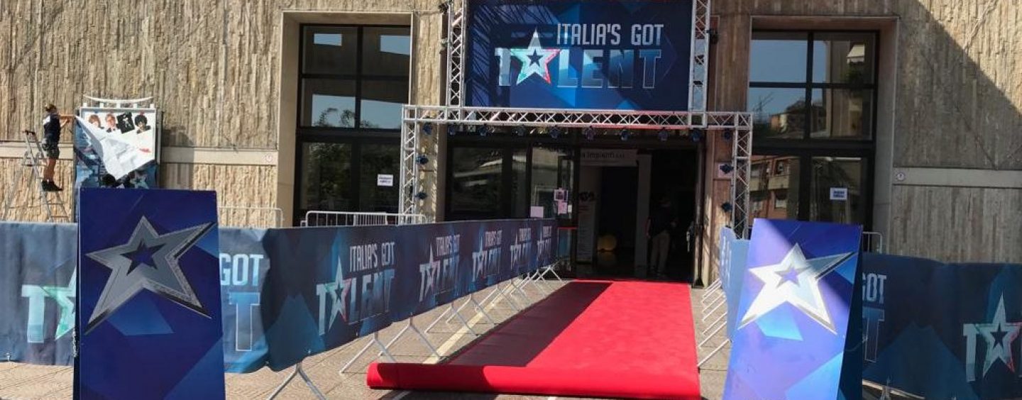 FOTO/ Tappeto rosso al “Gesualdo” per Italia’s Got Talent: Piazza Castello è già off-limits