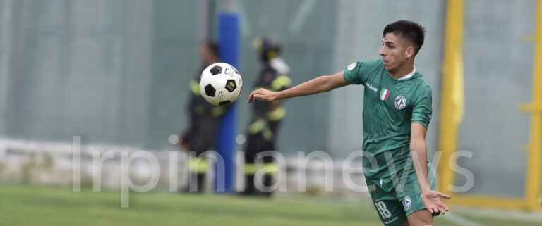 Avellino, ufficiale la cessione di Parisi: è caccia al sostituto