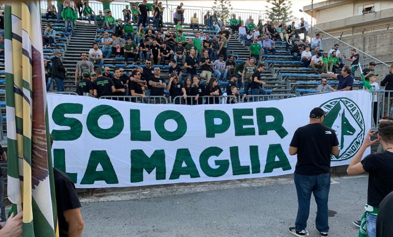 Avellino, una passione che soffre: settore ospiti per pochi intimi