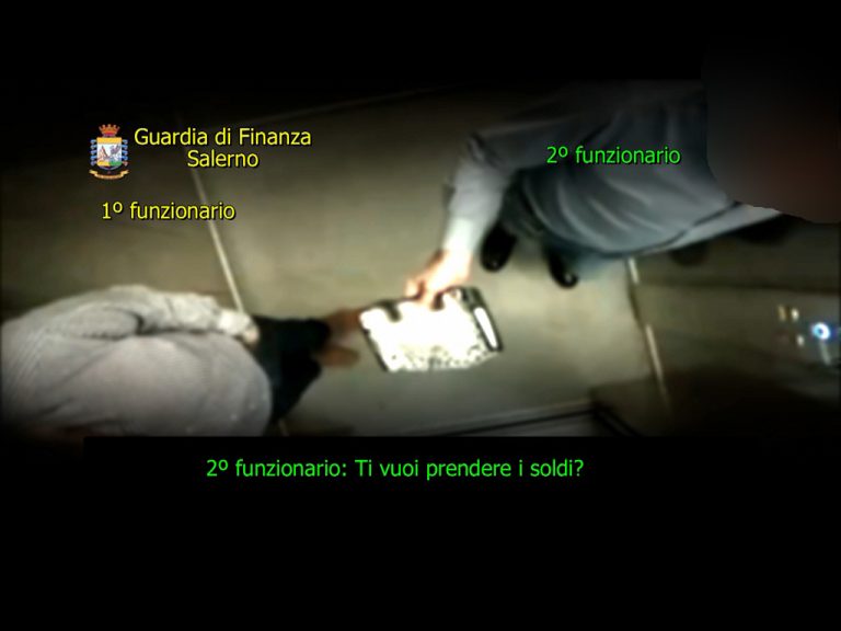 VIDEO/ Mazzette per pilotare sentenze: arrestato professionista di Avellino e produttore Tv