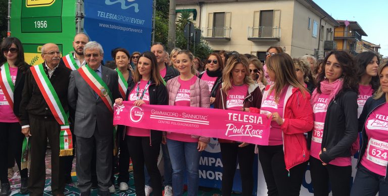 La Pink Race cala il tris, s’ingrossa il fiume rosa di donne. La gioia del Gruppo de Vizia Sanità